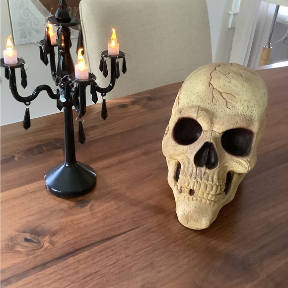 Creepy, but cool Halloween centerpiece - Picture 1 of 6
